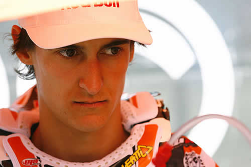 Une chute au départ de la seconde manche a privé Marvin Musquin de victoire et même de podium aujourd\'hui à Kegums!