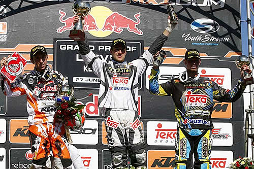 Second du GP, Antonio Cairoli partage le podium du jour avec les Suzuki-boys Desalle et Ramon.