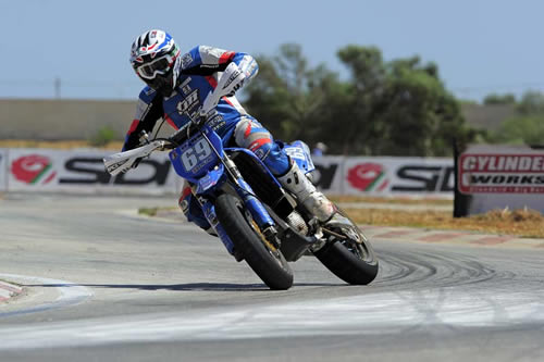 Davide Gozzini, vainqueur du GP Ã Triscina et nouveau titulaire de la fameuse plaque rouge
