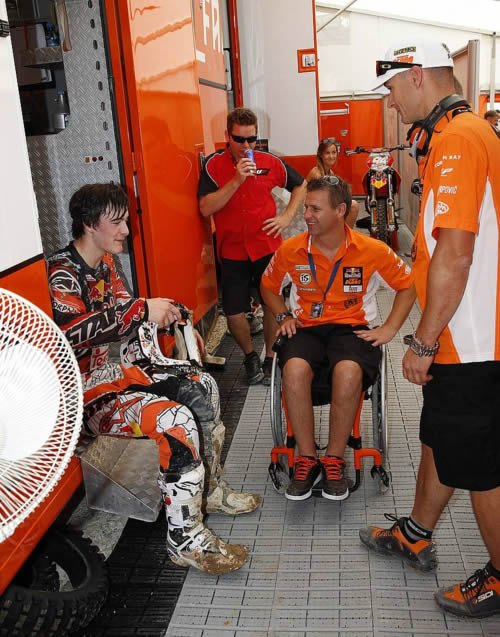 Jeffrey Herlings avec ses \'patrons\' Pit Beirer et Stefan Everts