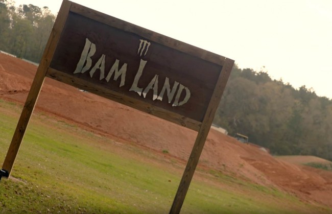 Vidéo : en quarantaine sur la piste de “Bam Land”