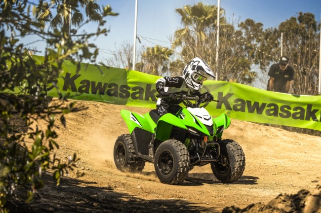 Kawasaki KFX90 : le quad idéal pour découvrir les joies du tout-terrain arrive dans le Benelux