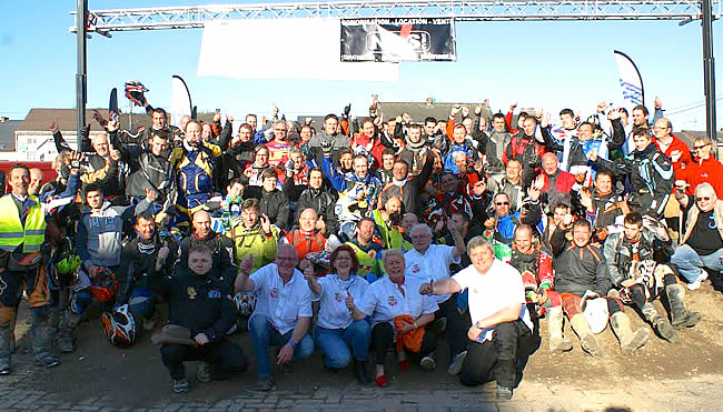 Les participants du premier Hainaut Enduro Tour, prêts à remettre le couvert en 2015 !