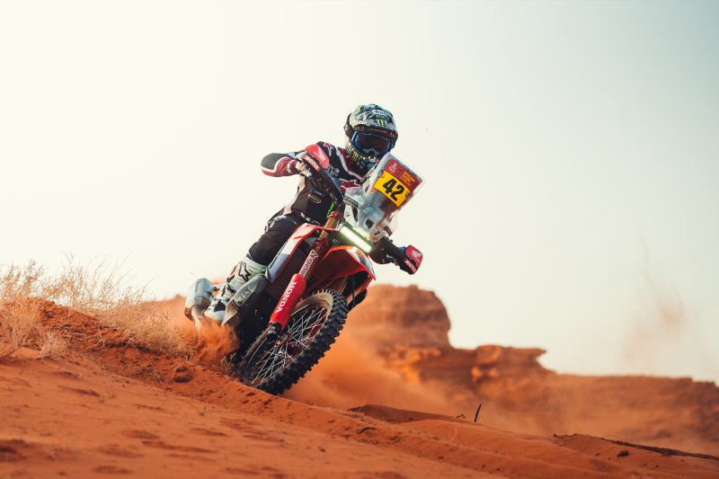 Dakar : un début de rallye brutal pour Adrien Van Beveren